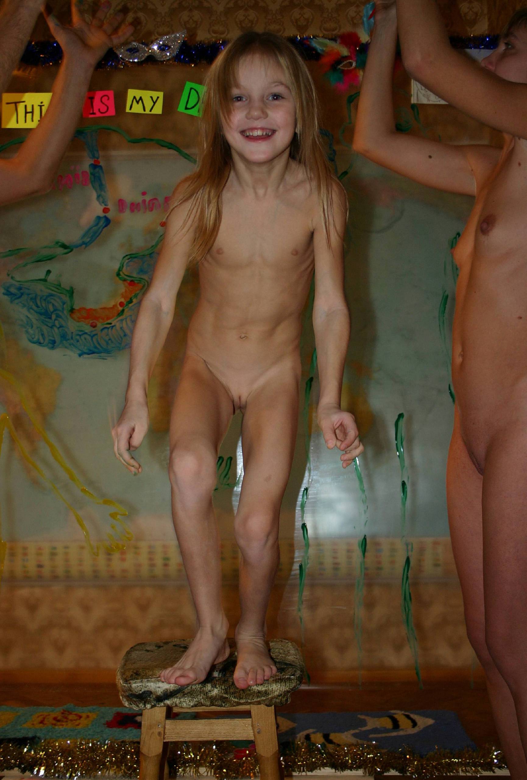 Family With Nude World - Purenudism Girls - 2