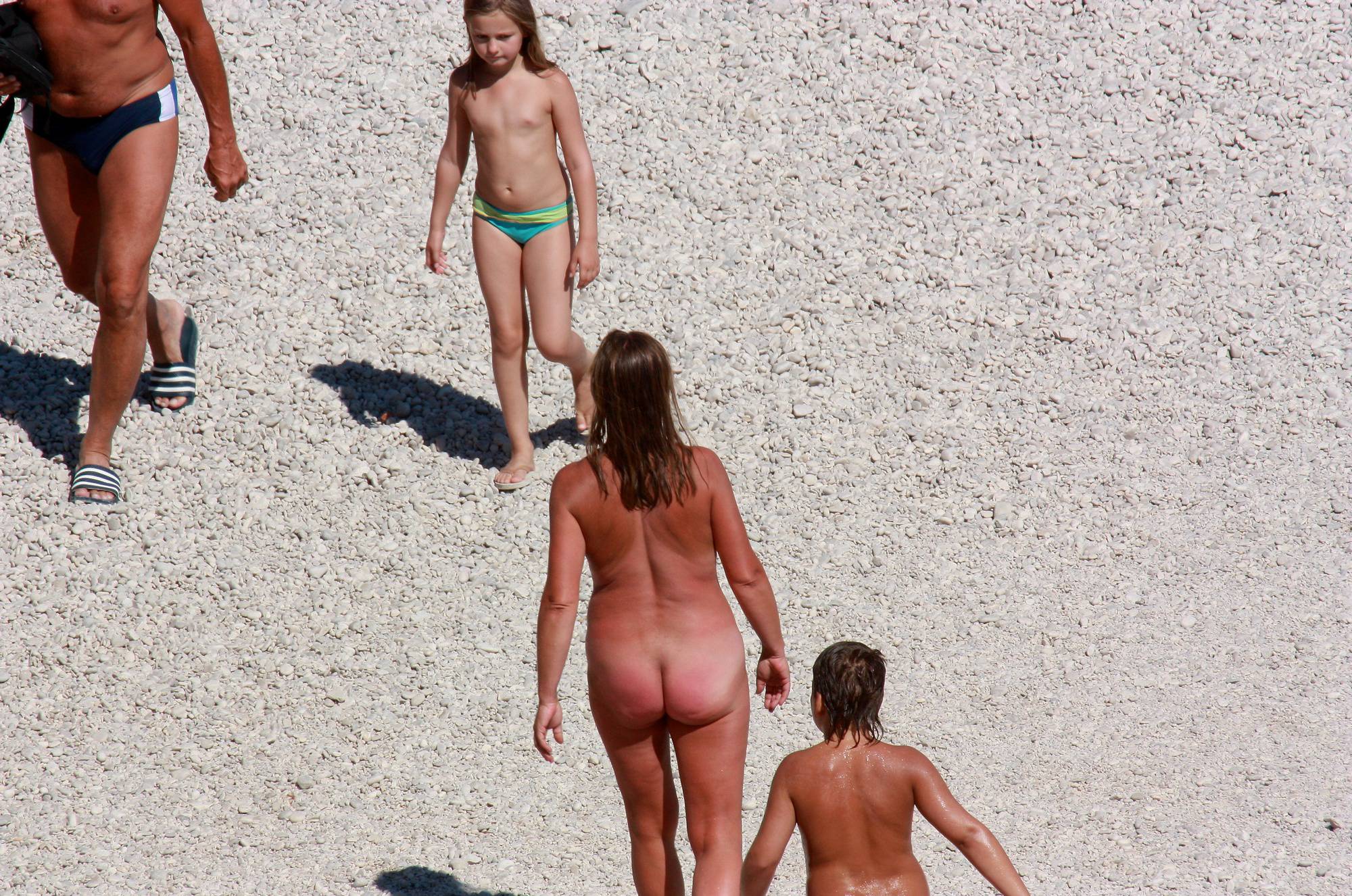 Nudist Pictures Not All Families Go Nude - 2