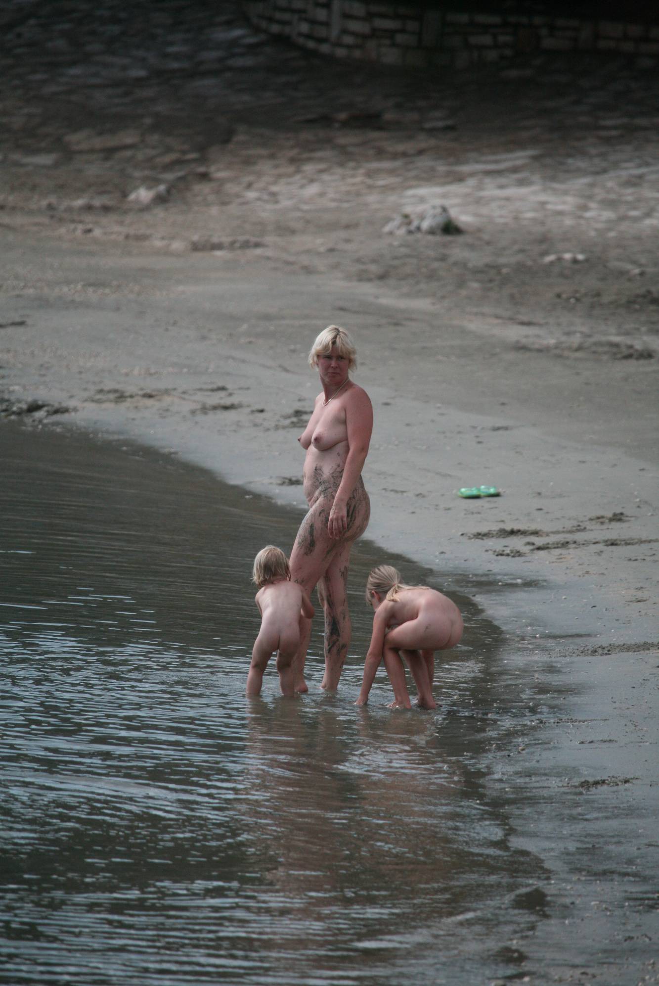 Pure Nudism Images Bares FKK Family Beach - 3